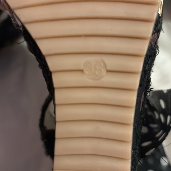 Black and White Polka Dot Wedge Sandals - Picture 4 of 4